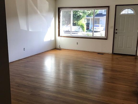 Big windows & Harwood floors