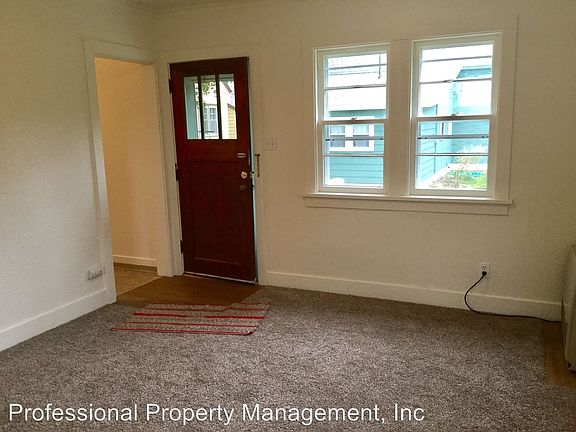 3rd image of 521 1/2 S 1st St W