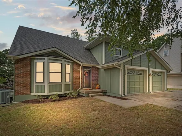 301 NW 80th St, Gladstone, MO 64118