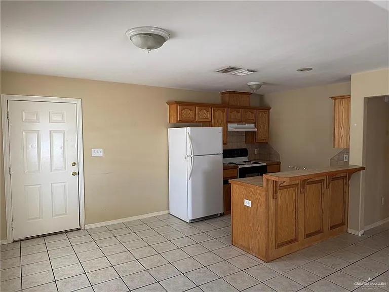 1030 French Ave #2 — Photo 3