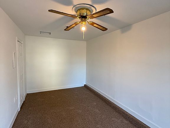 5th image of 4827 Mainstreet Valley Trce