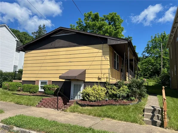 507 W Vine St, Martins Ferry, OH 43935
