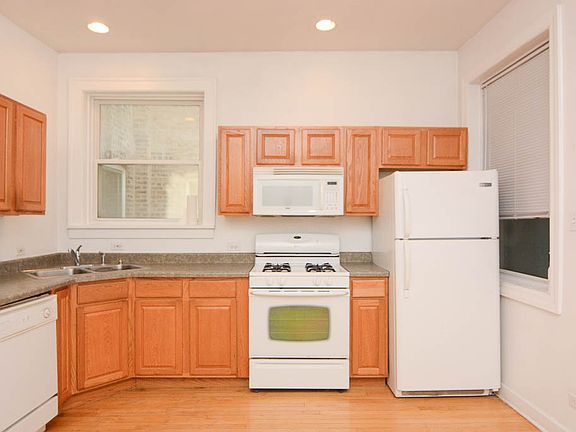 2nd image of 4848 N Washtenaw Ave #1