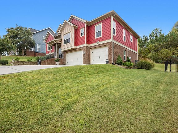 4th image of 220 Vineyard Blvd