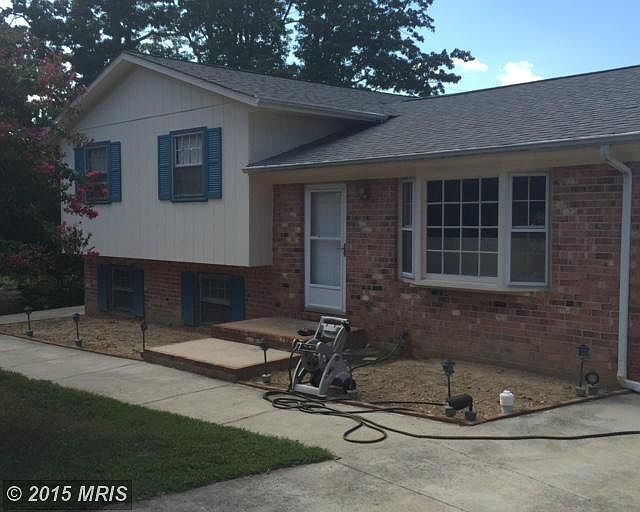 1st image of 407 Deerwood Dr