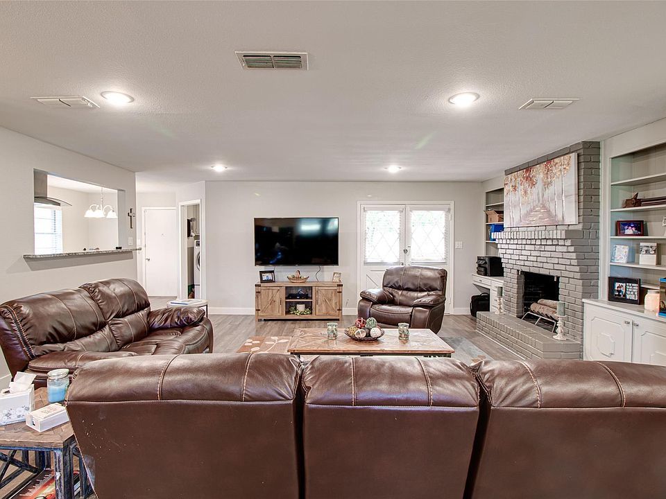 1st image of 3324 Ivy Dr