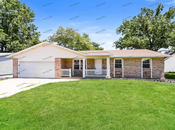 7 Bayberry Ln, Saint Peters, MO 63376