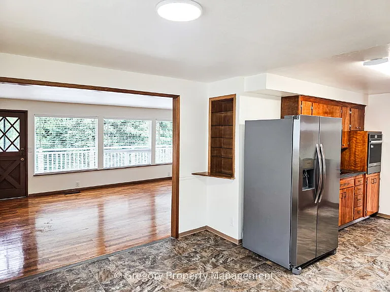 4908 Dogwood Dr — Photo 6
