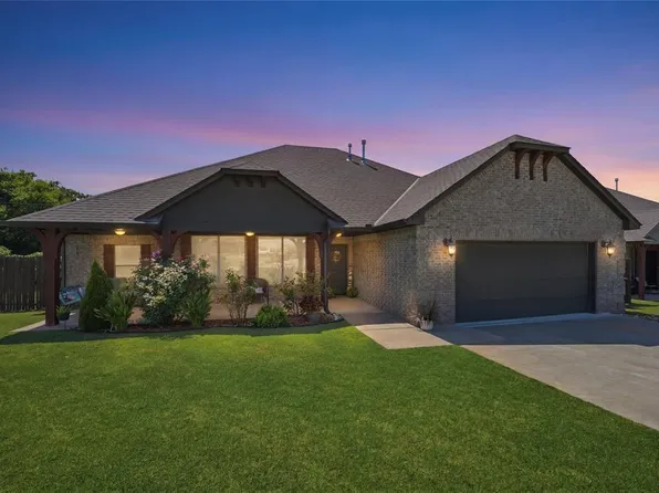279 Timber Ln, Harrah, OK 73045