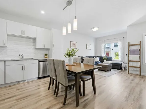 535 Canals Cross SW, Airdrie, AB T4B 4L3