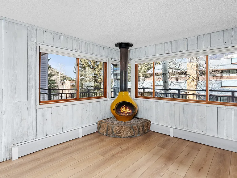 700 S Monarch St #207 — Photo 3