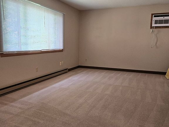 4th image of 1408 Oak Manor Ave S Unit 123
