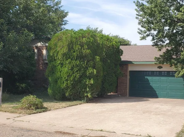 2202 Rose Ln, Liberal, KS 67901