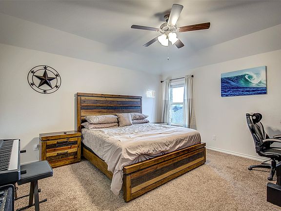 5th image of 102 Whitetail Way