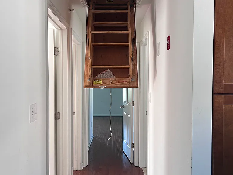 1060-1062 E Grand St #2 — Photo 7