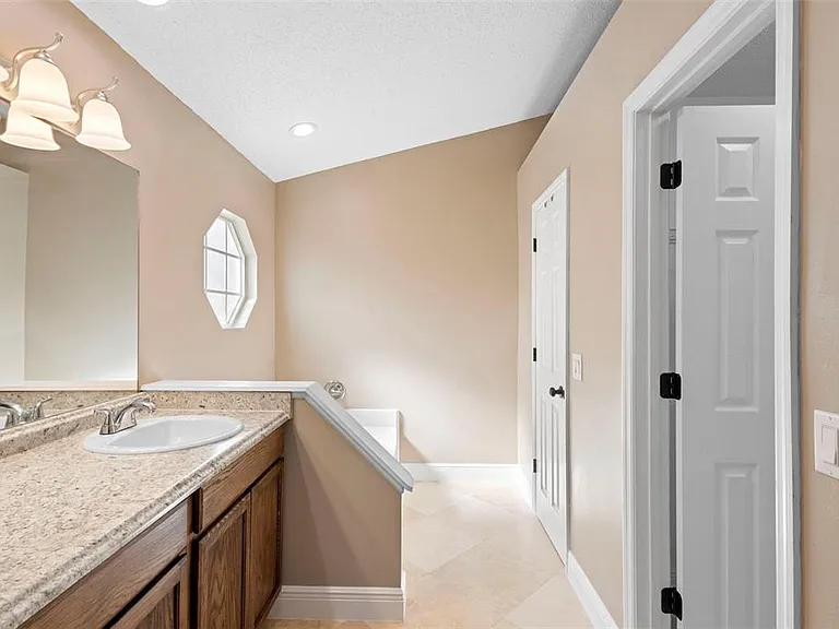 707 Brightview Dr — Photo 12