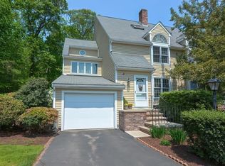 13 Oak Knoll Dr, North Attleboro, MA 02760
