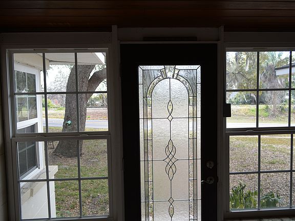 3rd image of 1050 Oakland Dr