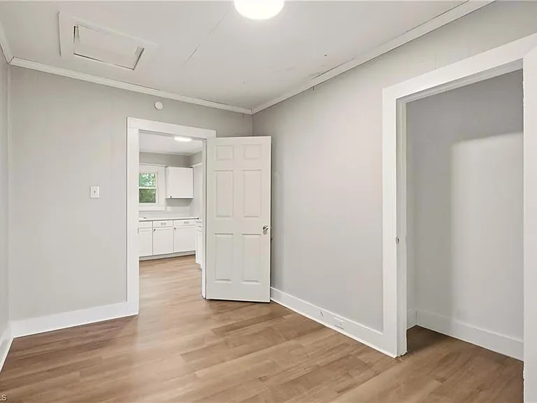 2051 Bloomfield Dr — Photo 16