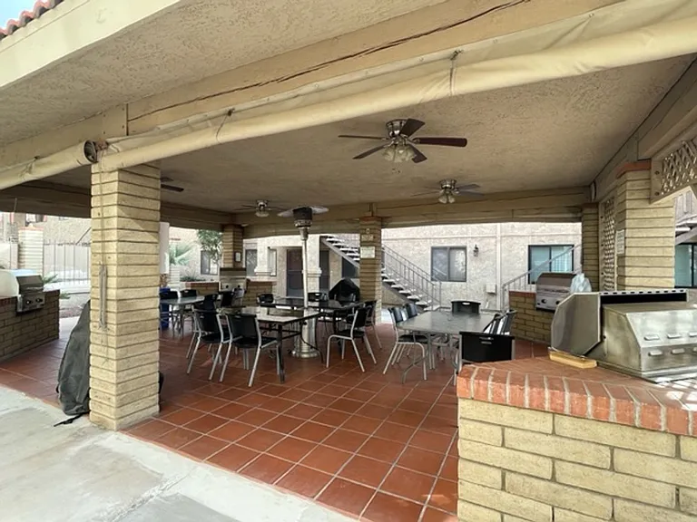 2085 Mesquite Ave — Photo 9