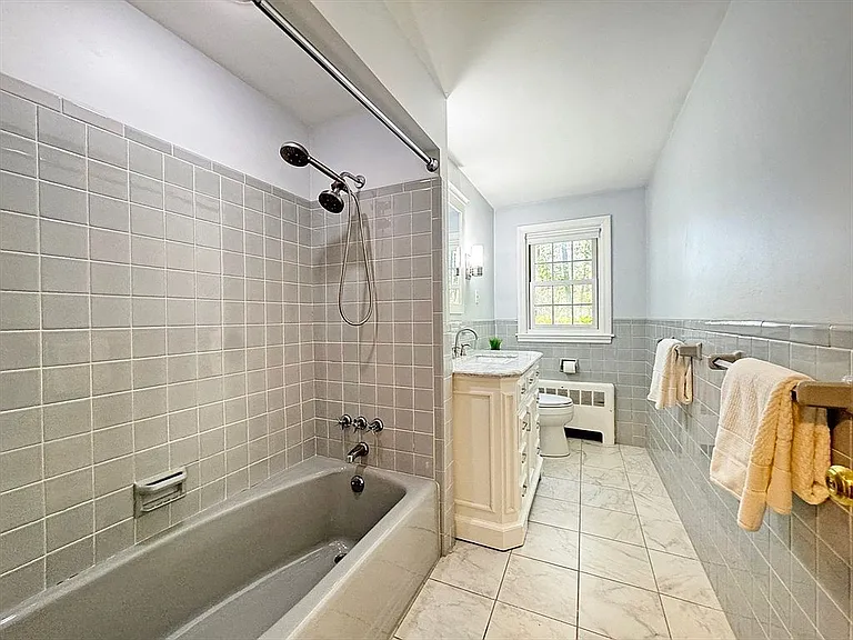 43 Sherburn Cir — Photo 30