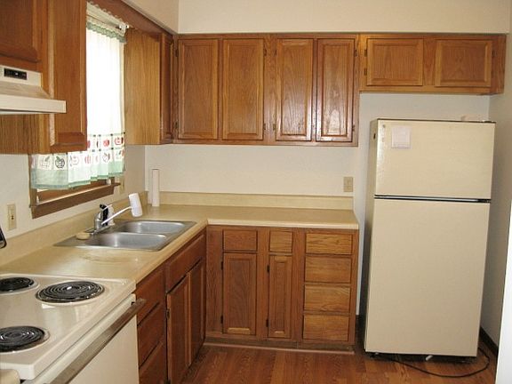 3rd image of 141 Covert Ln