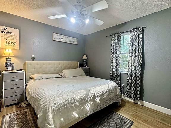 5th image of 822 S Main