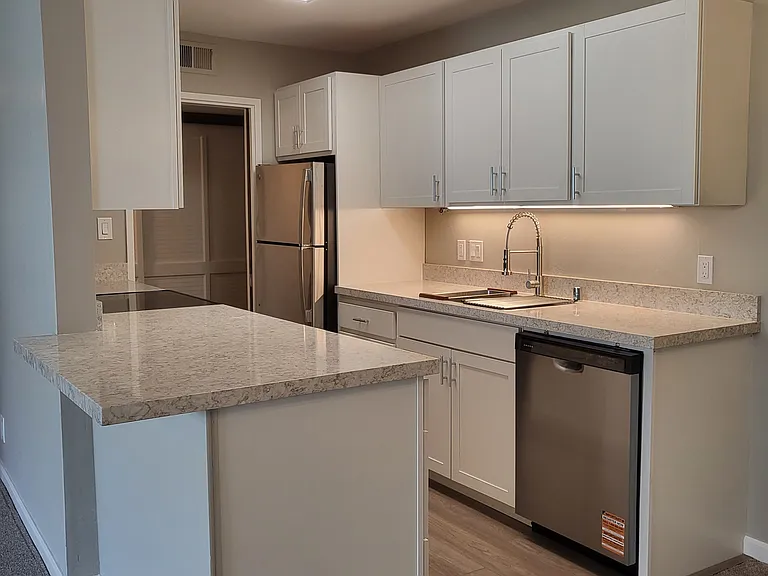 26 Hayward Ave #205 — Photo 10