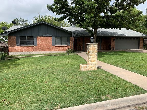 2nd image of 202 Sherwood Ln