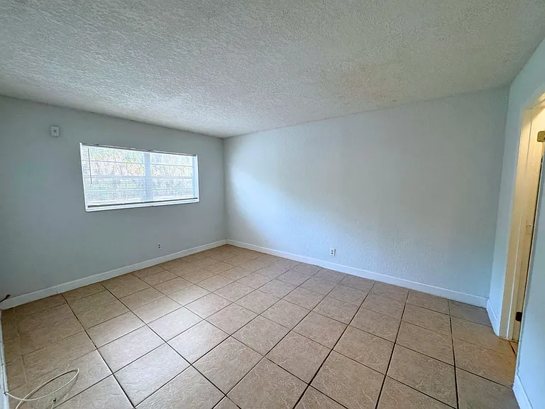 4160 NW 21st St #G106 — Photo 4