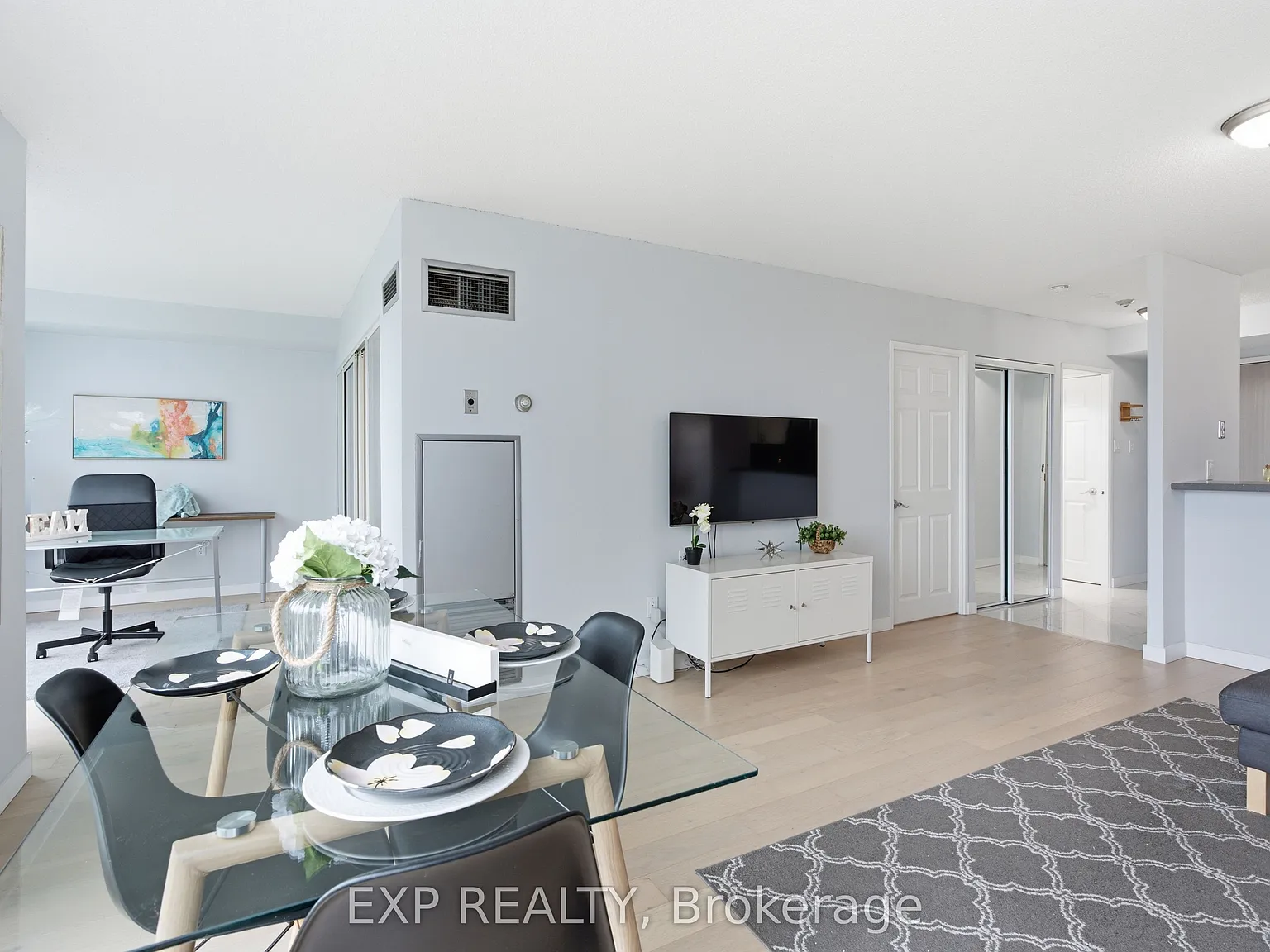 2155 Burnhamthorpe Rd W — Photo 4
