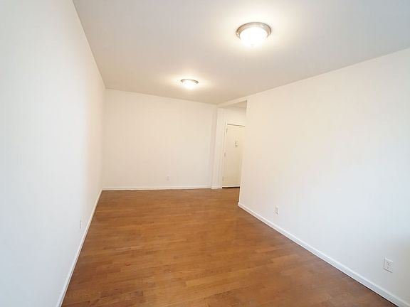 4th image of 946 Nostrand Ave #2B