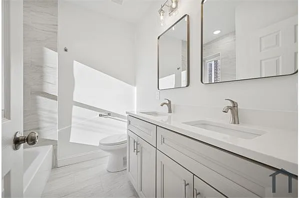 Building Photo - 5644 Blakemore St #2