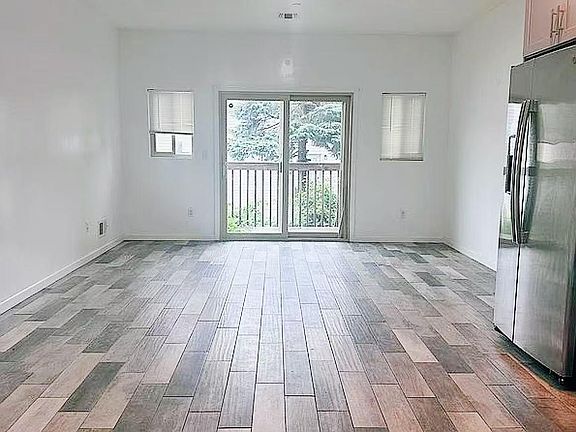 3rd image of 324 Kiswick St