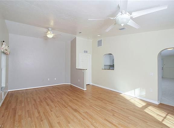 3rd image of 5256 Hickory Wood Dr