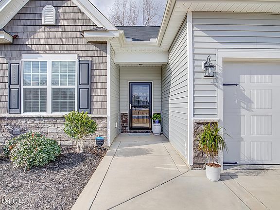 3rd image of 8518 Lanvale Forest Drive NE