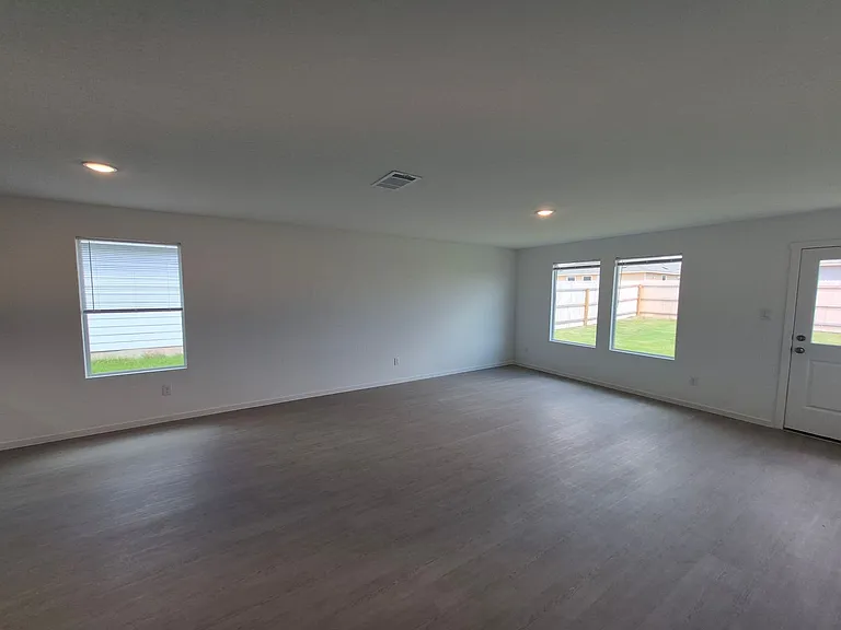 3164 Dispatch Dr — Photo 18