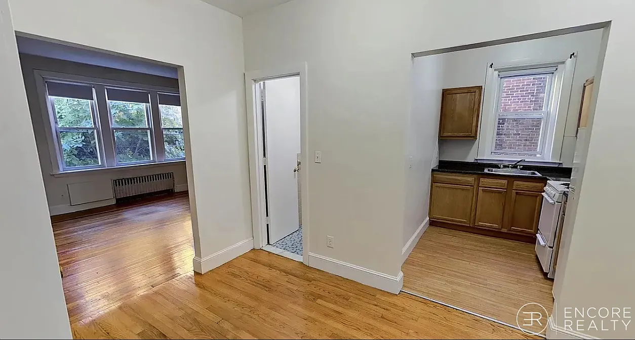 2 bed, 999 sqft, $2,975 — Photo 4