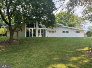 2463 Quakertown Rd, Pennsburg, PA 18073