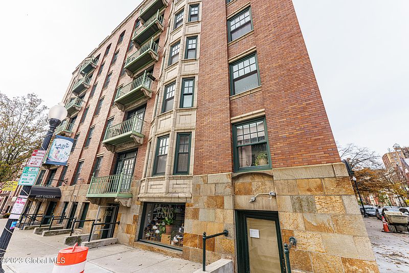 2nd image of 352 State Street APT 1B