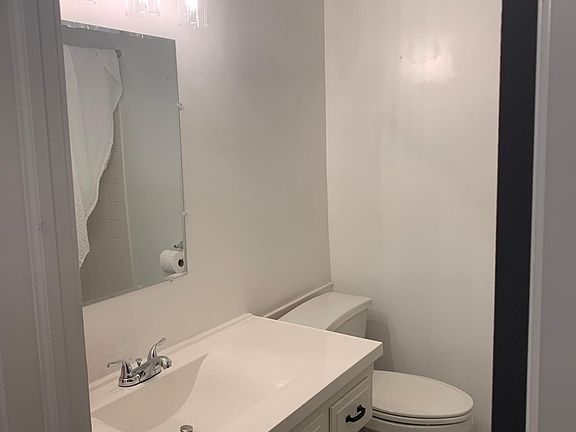 3rd image of 4728 Harvard Ave