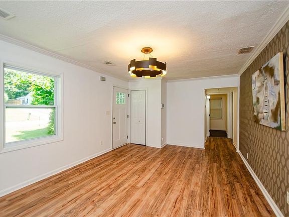 4th image of 1251 Elizabeth Ave SW