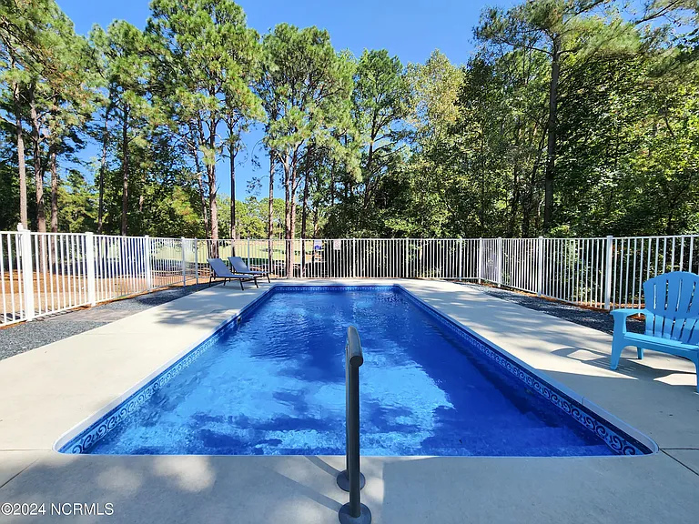 385 Central Dr — Photo 34
