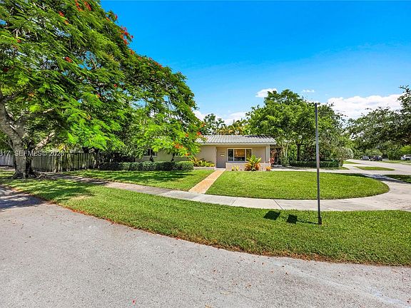 2nd image of 6325 SW 84th St