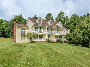 5 Robin Ct, Chester, NJ 07930