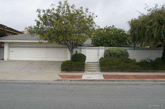 1st image of 925 Sandcastle Dr