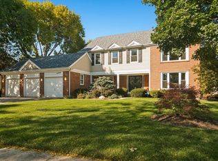 2794 Whispering Oaks Dr, Buffalo Grove, IL 60089