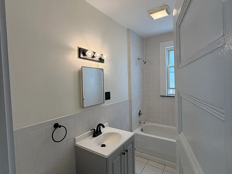 252 E Cottage St — Photo 20