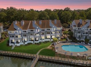 18737 Vineyard Point Ln, Cornelius, NC 28031