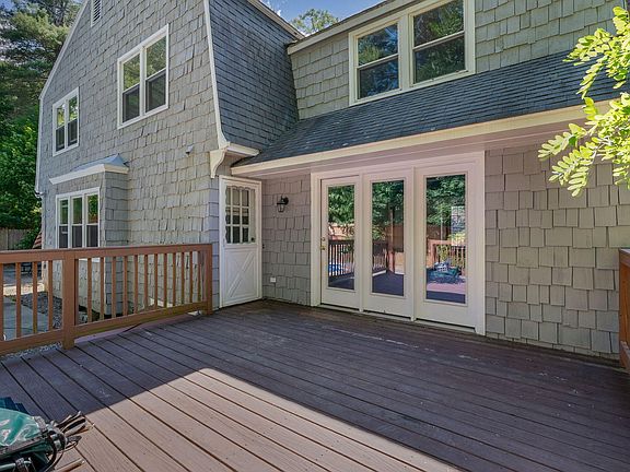 4th image of 126 Sunderland Drive